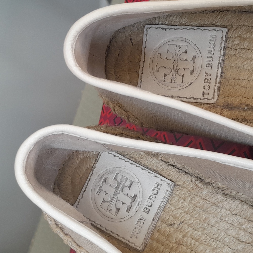 Tory Burch Gorgeous Denim Loafers! - Picture 5 of 14